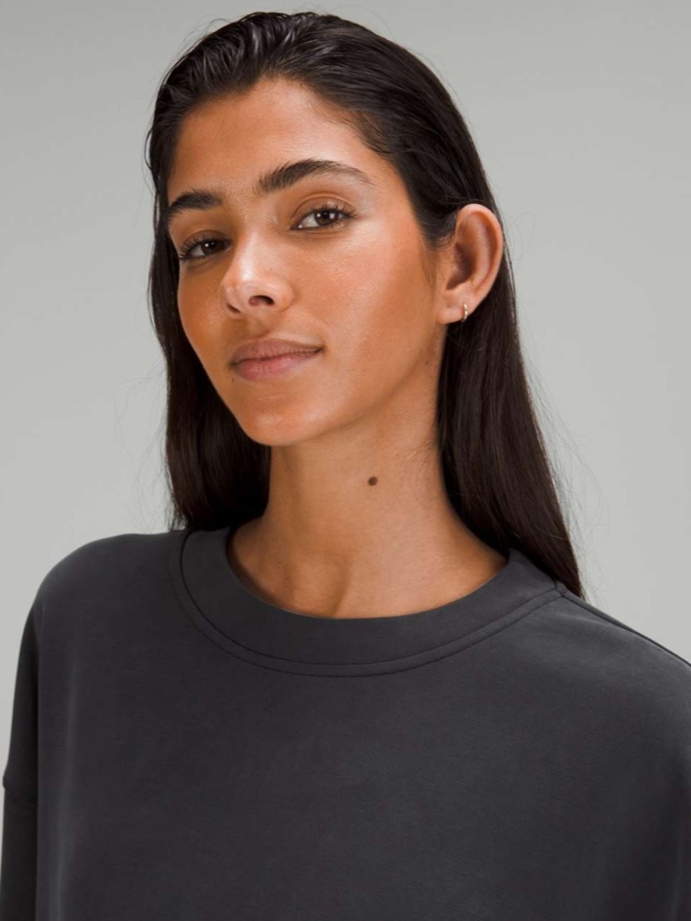 Lululemon Softstreme Perfectly Oversized Cropped Crew Gray Black Sz 8 - Picture 3 of 10